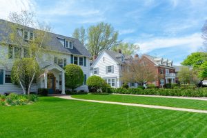 Traditional-suburban-homes-with-new-replacement-windows